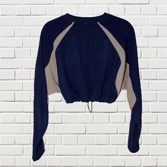 Reworked Nike sweater - Picture 2 of 2